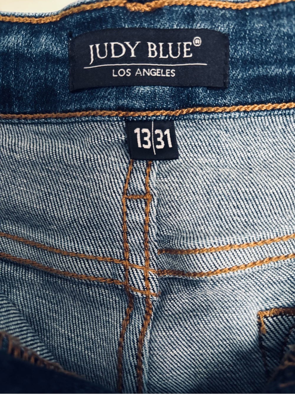 Judy Blue Mid Rise Classic Slim Fit Jeans Medium Wash 13/31 Excellent - Picture 4 of 14